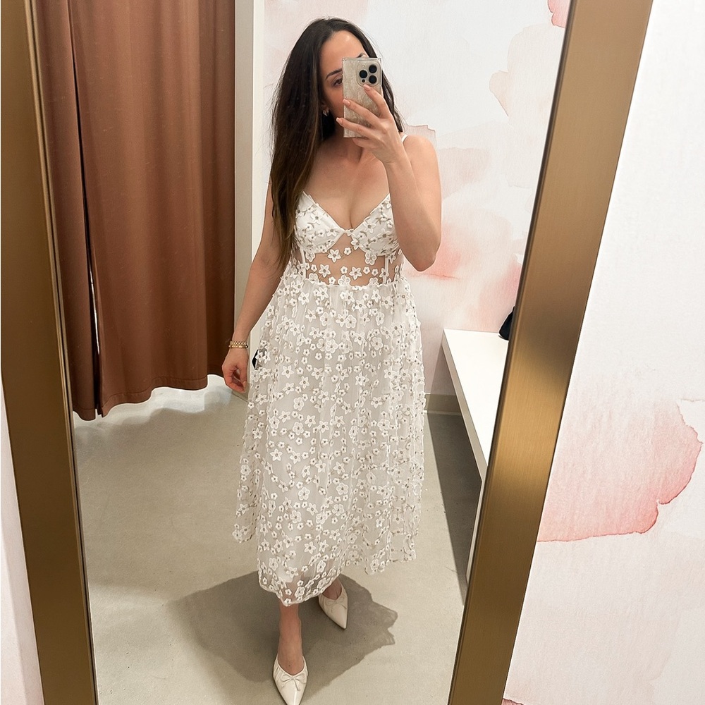 Darling Romance White Tulle Floral Applique Bustier Midi Dress